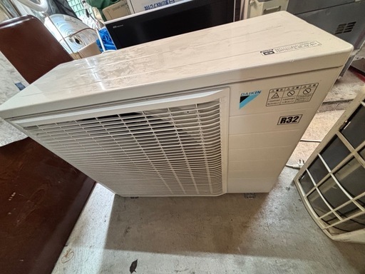 DAIKIN ルームエアコン 4.0W 14畳用　2017年製 F40UTEP-W