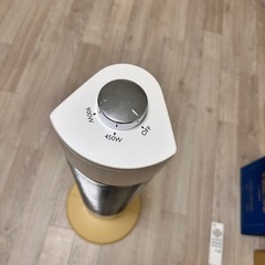 ヒーター、机、照明
の画像