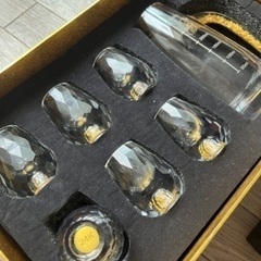 高級！24金 重厚箱入りガラス製デカンタ、グラスセット(未使用)の画像