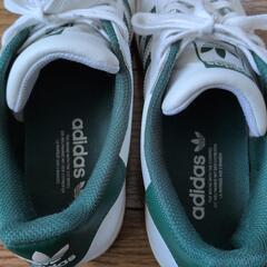 adidas 　スニーカーの画像