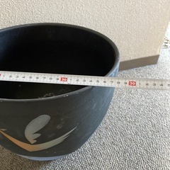 陶器の植木鉢の画像