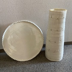 陶器のテーブルの画像