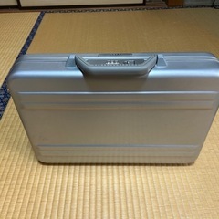 ゼロハリバートンの画像