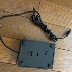 電子ピアノのペダルの画像