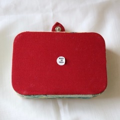 インド刺繍のボックスの画像