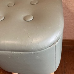 収納付きスツールの画像