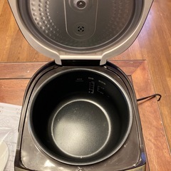 取引中
【明日まで】マイコン炊飯ジャー 5.5合炊き vegetable GD-M102（2021年製）の画像