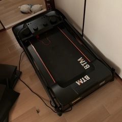 土日祝は1999円引き！腹筋マシンとランニングマシンの画像