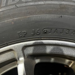 BRIDGESTONEスタッドレス2本 の画像