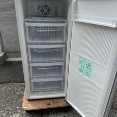 三菱　冷凍庫 MF-U12T-W 121L　フリーザ―の画像