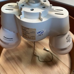 LEDシーリングライト 木製の画像