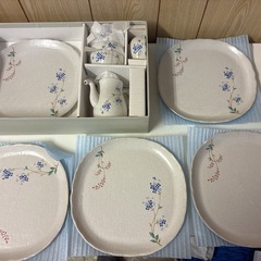 食器セットの画像
