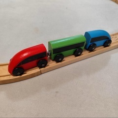 IKEA 電車　おもちゃの画像