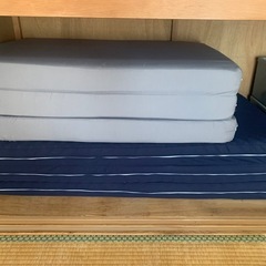 無料　3段折りマットレス2個　数回使用