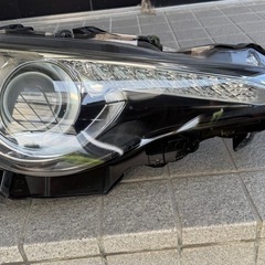 ZN6 86 前期ヘッドライト　クリア塗装済みの画像