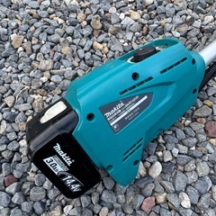 マキタ 草刈り機 バッテリー式 MUR142UDの画像