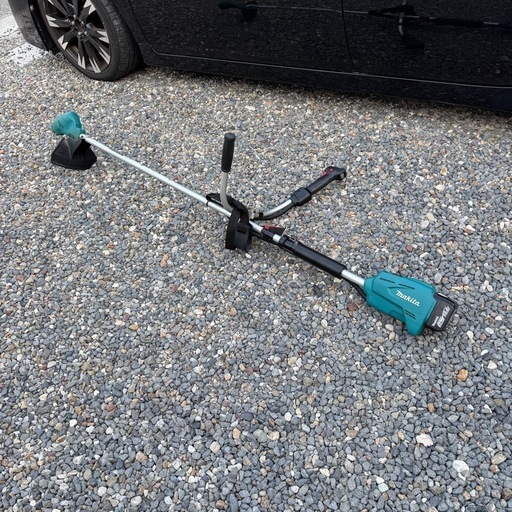 マキタ 草刈り機 バッテリー式 MUR142UD