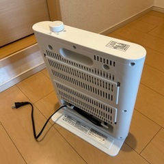 C:NET 電気ストーブ  800/400W切替式 ホワイト CEH104の画像