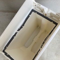 ペダル付きゴミ箱　約30Lの画像