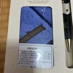 ペンとハンカチの画像
