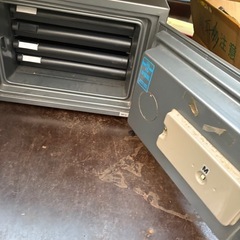 金庫　ジャンクの画像