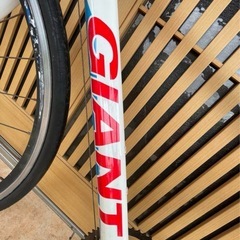 ジャンク品GIANT白ロードバイクの画像