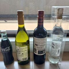 【未開封】赤白ワイン＆焼酎＆コカ・コーラ（コーラは観賞用）の画像