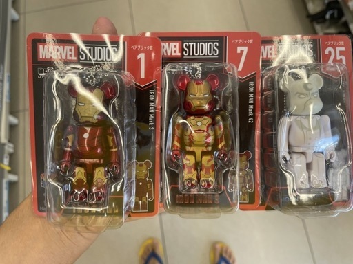 ベアブリック　譲アイアンマン求ブラックパンサーペアセット