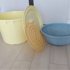 樽とザルの画像