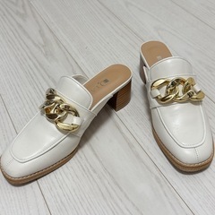 早めにお引き取り可能な方に 🌼【DIANA ホワイト ローファーサンダル】の画像