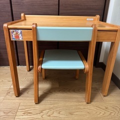 キッズ　机の画像