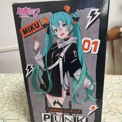 初音ミクPUNK フィギュアの画像