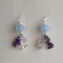 アメジストとジェイドピアスの画像