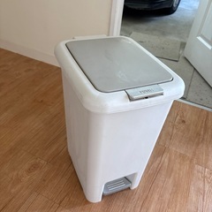 ニトリゴミ箱　45Lの画像
