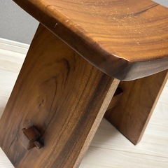 ZARA HOME　ザラホームの木製スツールの画像