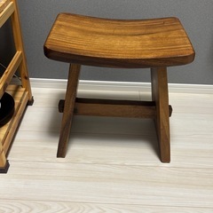 ZARA HOME　ザラホームの木製スツールの画像