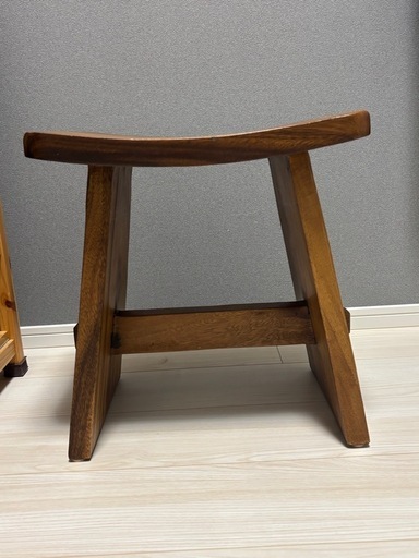 ZARA 　ザラホームの木製スツール
