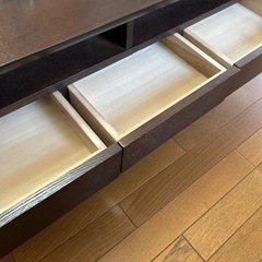 リビングテーブルの画像
