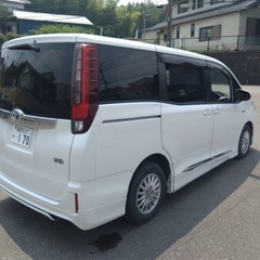 ハイブリッドバッテリー交換済み🚙　ノアハイブリッド　車検ほぼ2年付　　ナビ10型　フリップダウンの画像