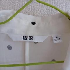 ユニクロドットシャツの画像