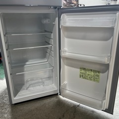 シャープ　冷凍冷蔵庫　１１８Ｌ　右開き　２ドア　シルバー　耐熱トップテーブル　２０１８年製　ＳＪ－Ｈ１２Ｄの画像