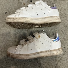 adidas  スタンスミススニーカーの画像