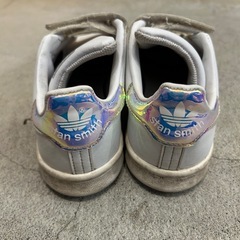 adidas  スタンスミススニーカーの画像