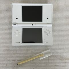 【Nintendo】 DSi TWL-001 ホワイト 白 箱付き ゲーム機 動作確認済み ニンテンドー 任天堂 携帯型ゲーム機 A0278の画像