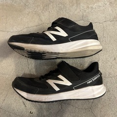 NEWBALANCE キッズスニーカーの画像