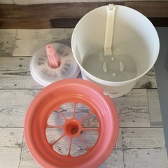 ☆ペット用フィルター式給水器の「ピュアクリスタル ウェル 1.5L 猫用 ホワイト」 替えの新品活性炭フィルター2個付き の画像