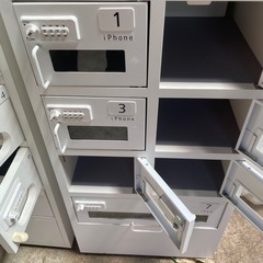 入れ物入れロッカーの画像