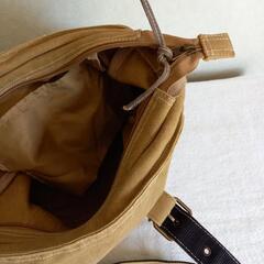 ベージュA4サイズバッグの画像