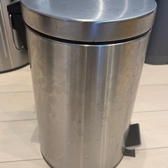 ゴミ箱の画像