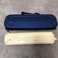 最終お値下げ😊 鍵盤ハーモニカ・ケース付きの画像